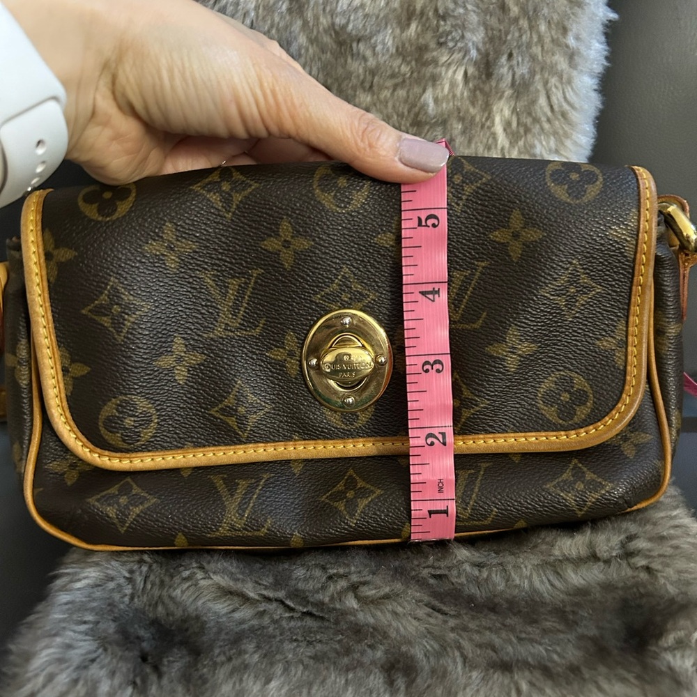 Louis Vuitton TIKAL Monogram Shoulder Bag - Picture 4 of 14